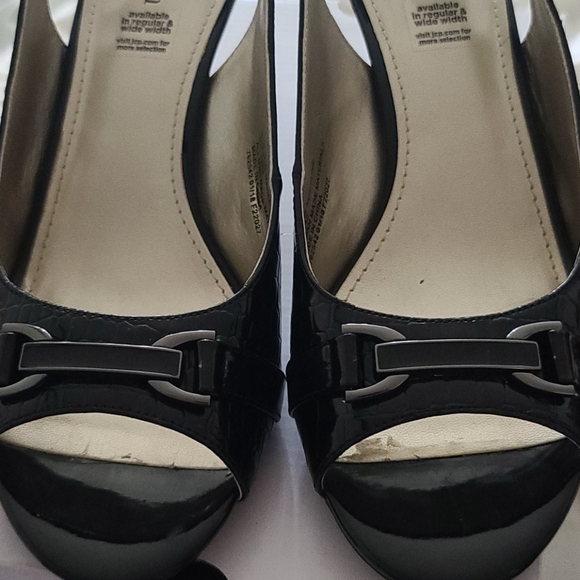 East 5th Black Pumps size 9.5 M (fits like 10) - Picture 8 of 9